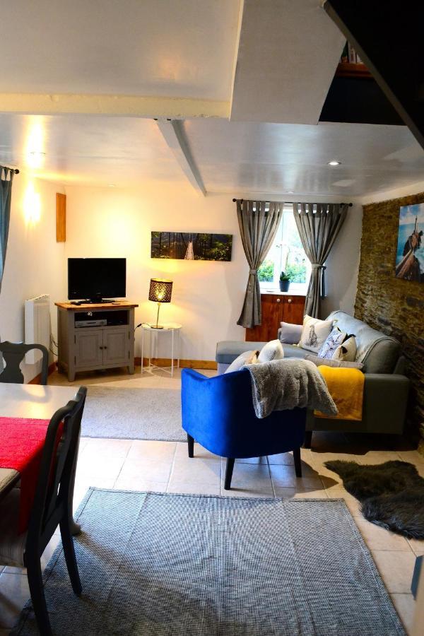 Le Vieux Moulin Gites - Detached Cottage With Garden Views And Pool Guégon Екстериор снимка