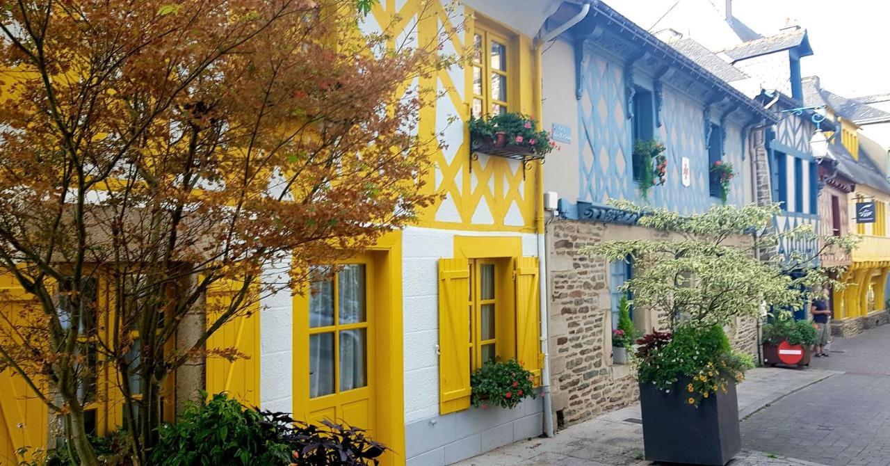 Le Vieux Moulin Gites - Detached Cottage With Garden Views And Pool Guégon Екстериор снимка