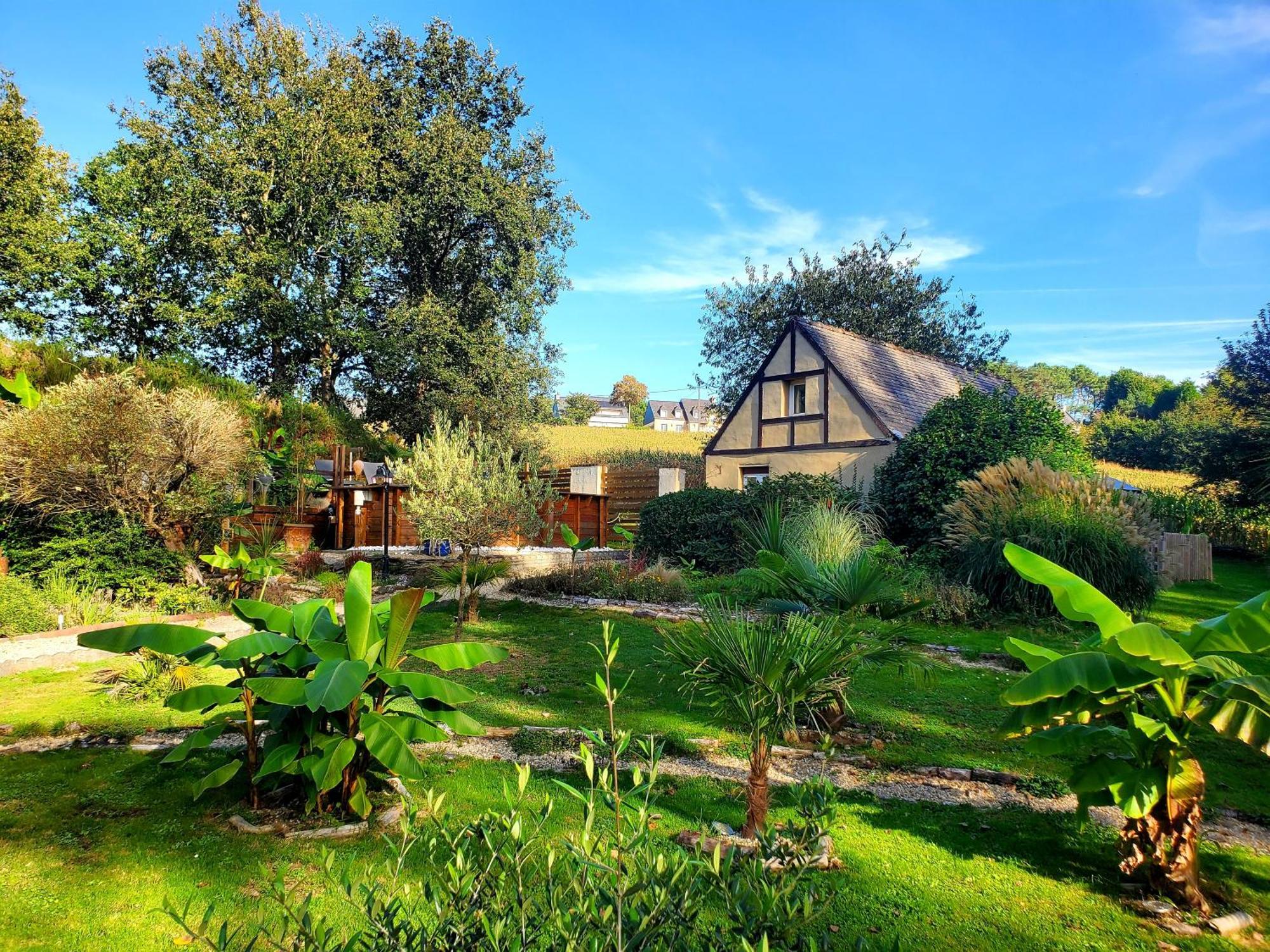 Le Vieux Moulin Gites - Detached Cottage With Garden Views And Pool Guégon Екстериор снимка